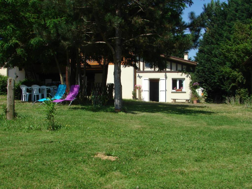 Gites Le Grand Jardin Puydarrieux Room photo